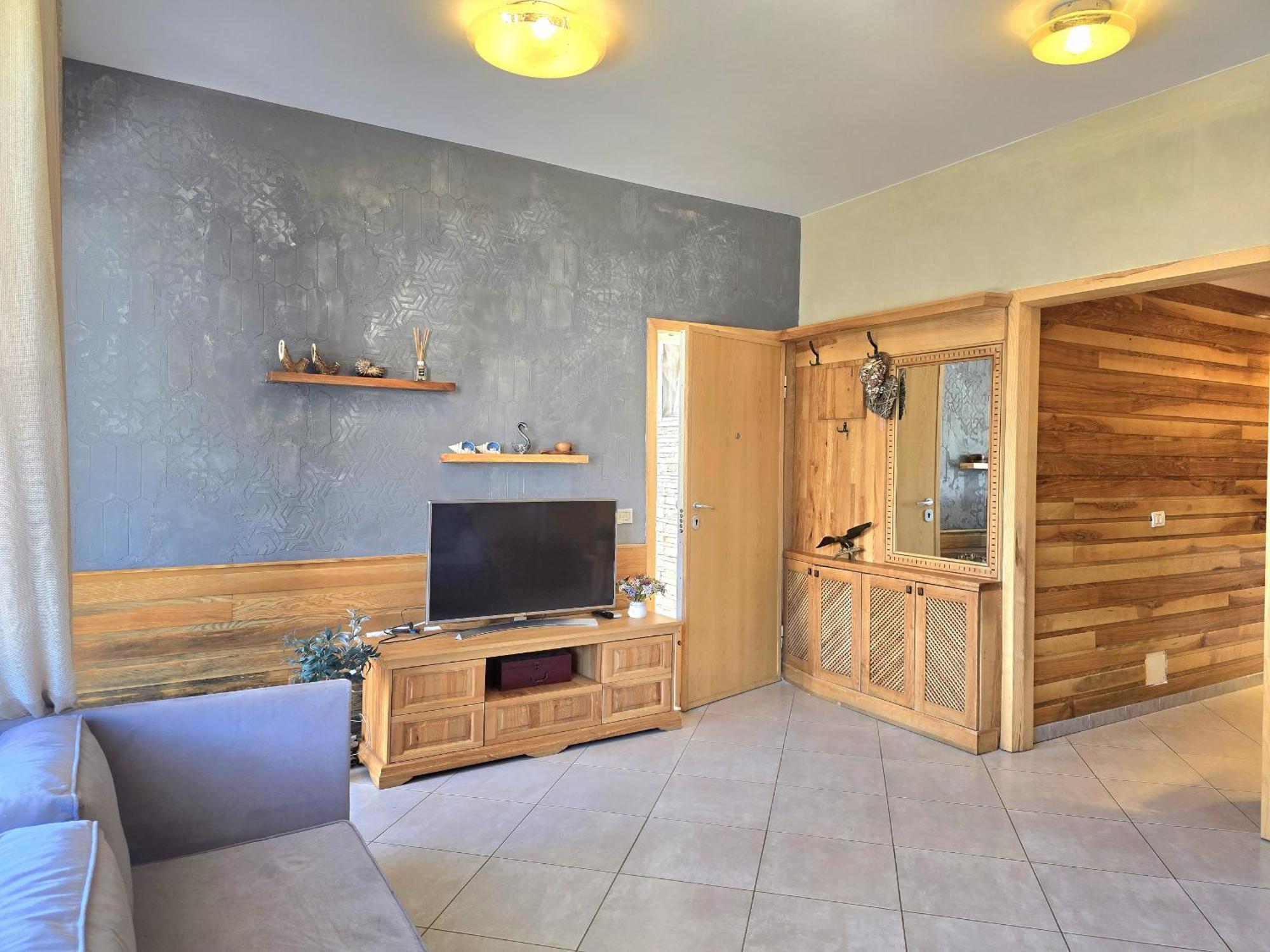 Seaside Timber Apartment *